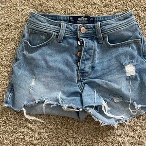 Hollister high-rise mom short 3” vintage stretch with rips